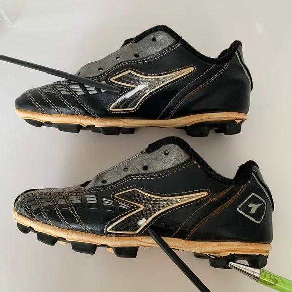 Diadora Cleats Black Silver White Shoes Baseball Boy’s Size 1 - Picture 13 of 16